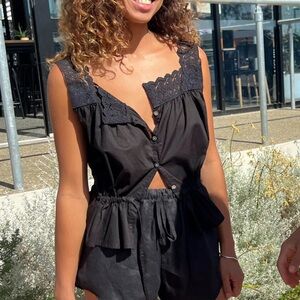 Laneway the Label top